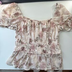 Francesca's Collections Pink and Cream Floral Blouse Puff Sleeve